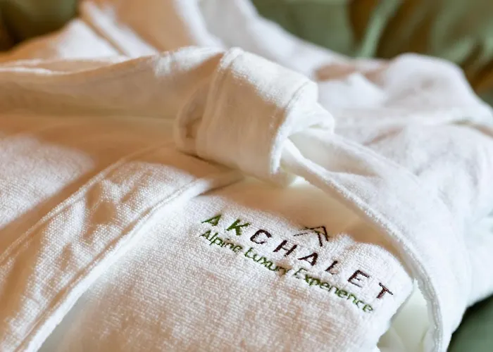 Akchalet Akon